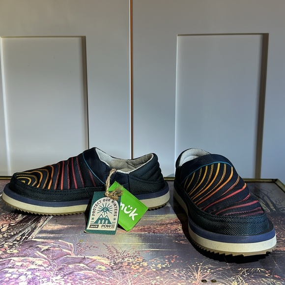 New Puffy Chiller Low Sanuks - Picture 2 of 8